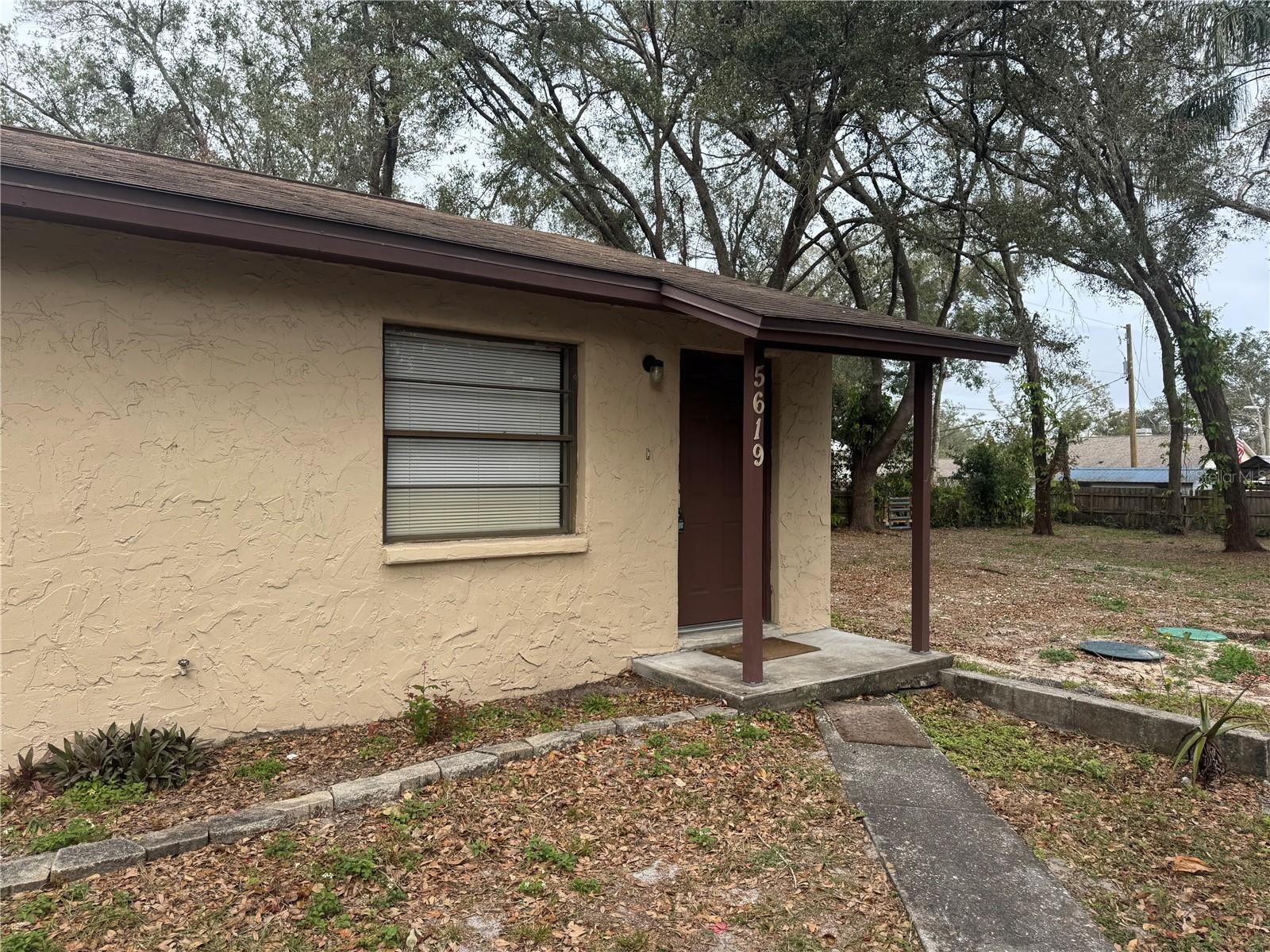 5619 Peach Ave Property Photo 1