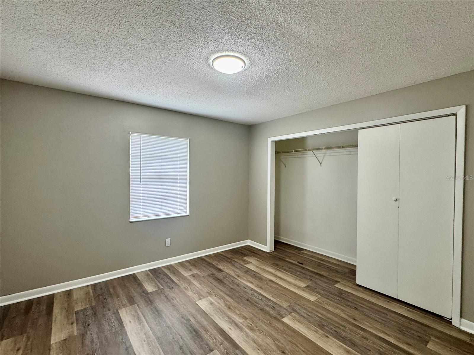 5619 Peach Ave Property Photo 7