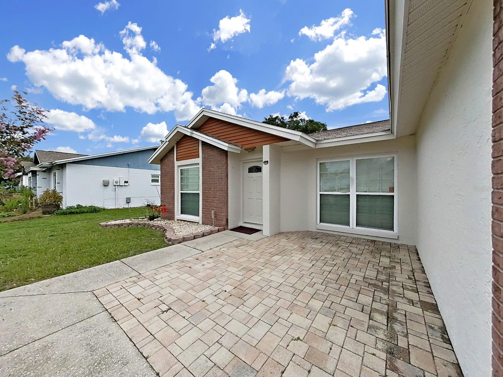 726 Stillview Cir Property Photo 5