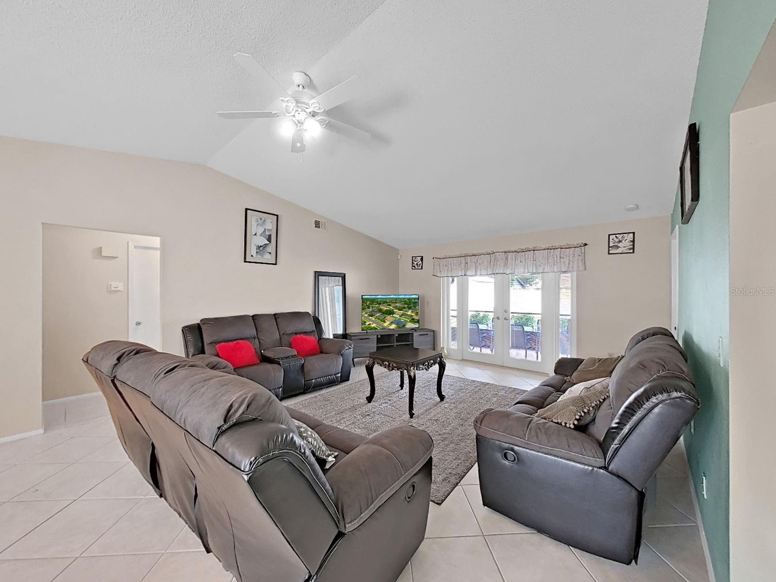 726 Stillview Cir Property Photo 14