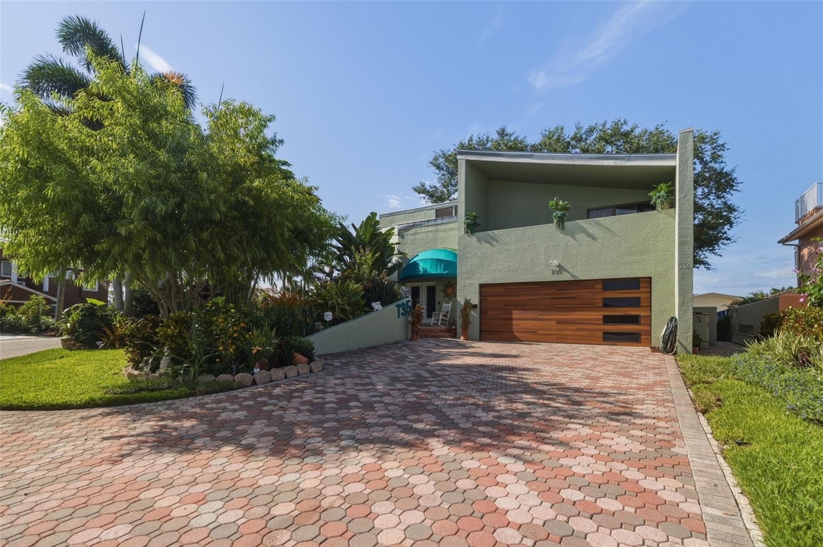 735 79th Cir S Property Photo 1