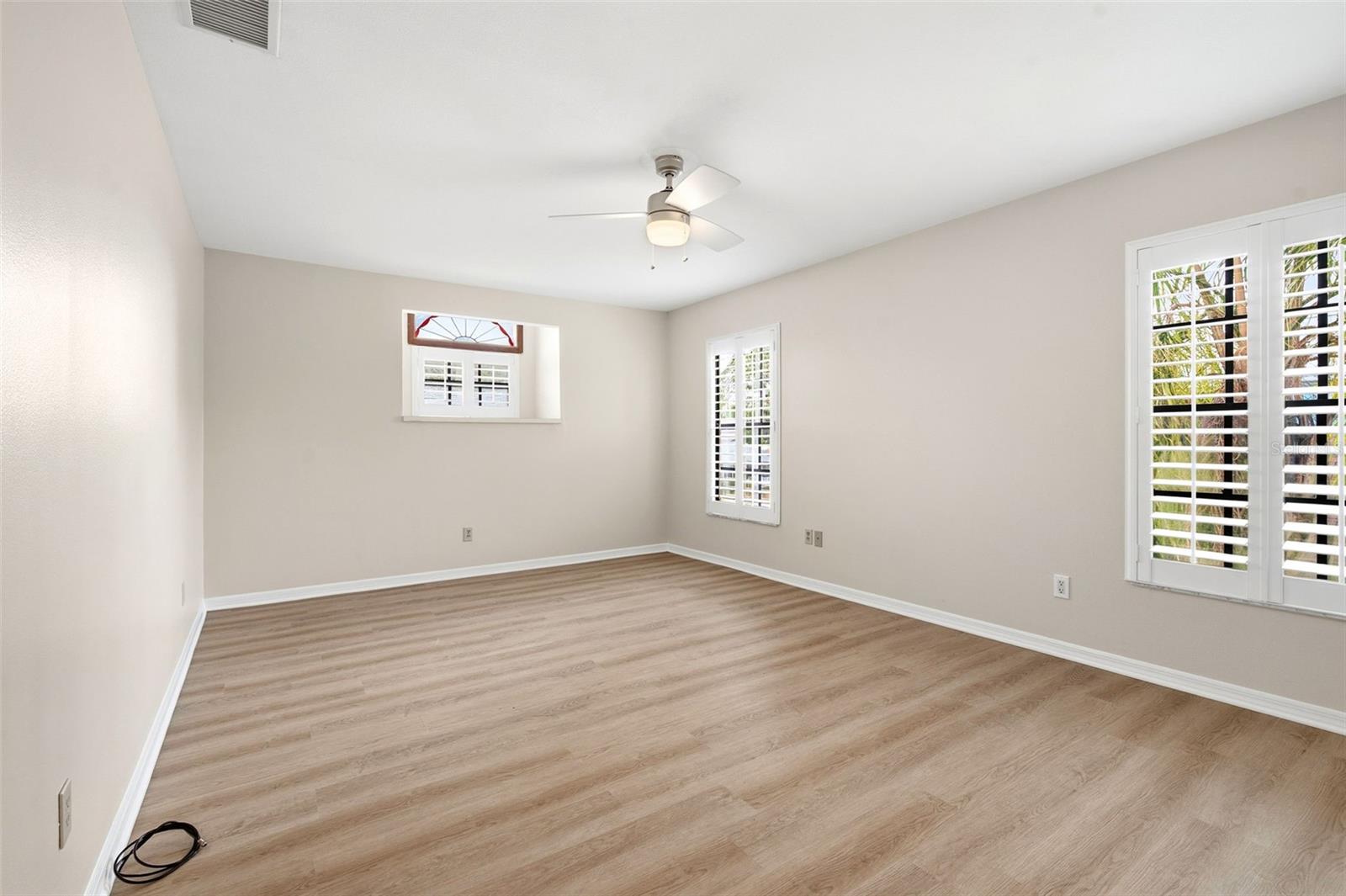 345 Bailey St Property Photo 28