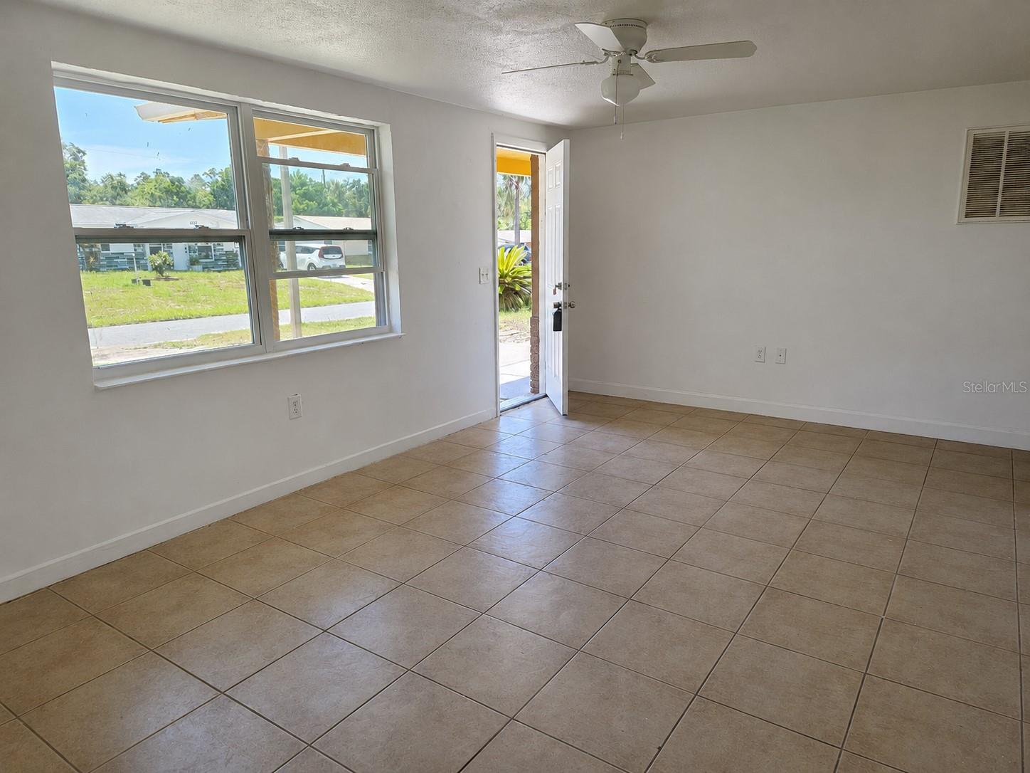 4645 Irene Loop Property Photo 5
