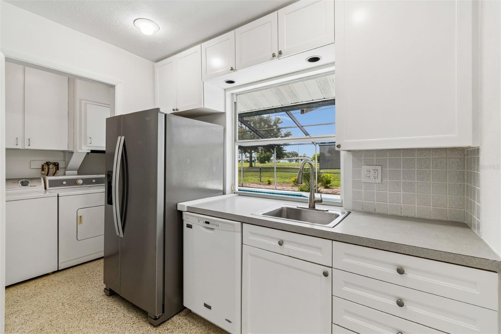 830 La Jolla Ave Property Photo 16