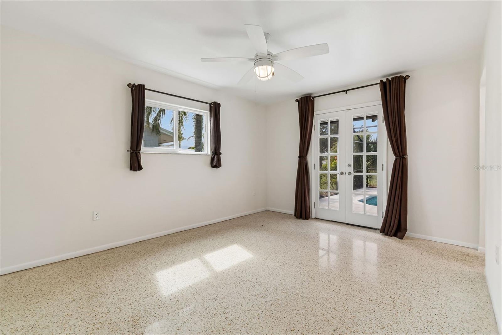 830 La Jolla Ave Property Photo 19