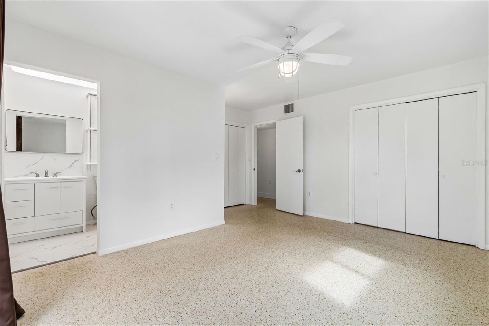 830 La Jolla Ave Property Photo 21