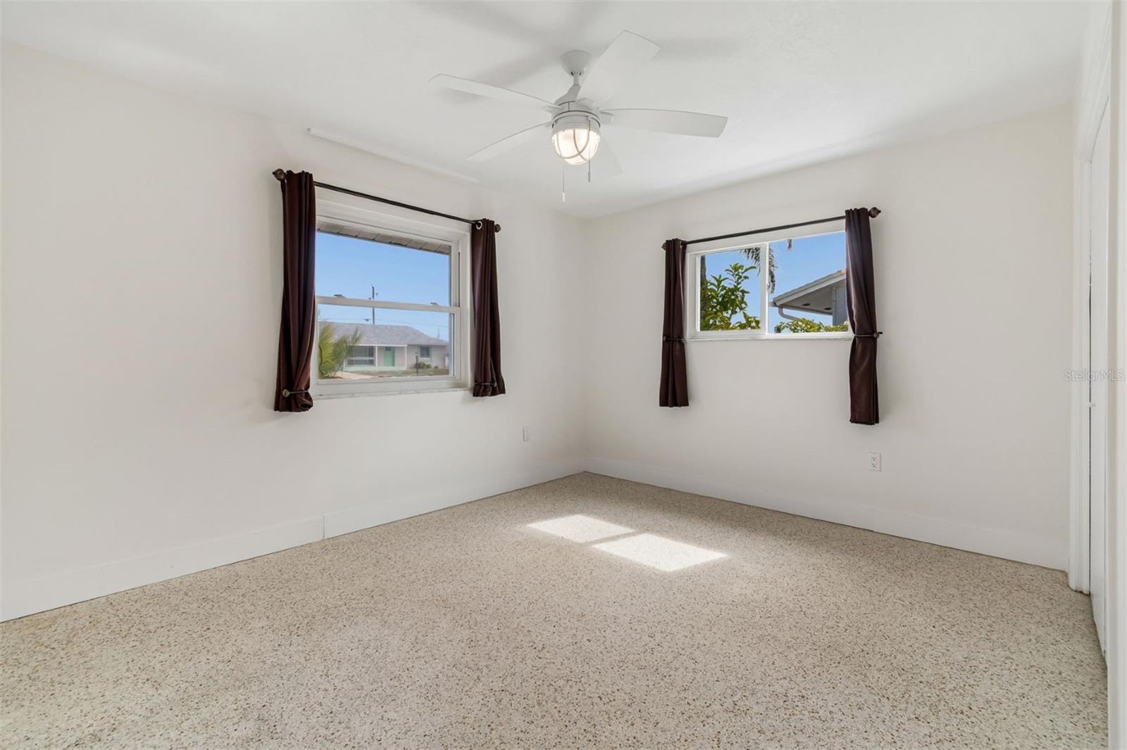 830 La Jolla Ave Property Photo 25