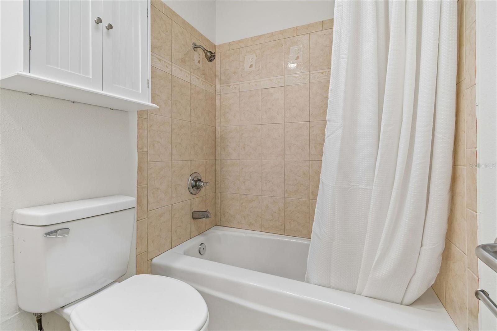 830 La Jolla Ave Property Photo 28