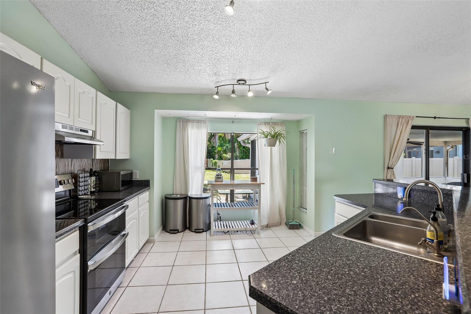 6805 Longpointe Way Property Photo 8