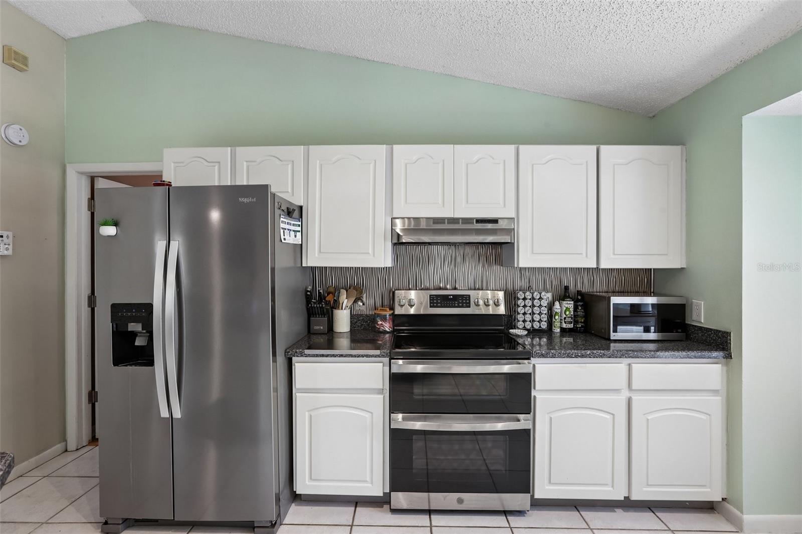 6805 Longpointe Way Property Photo 9