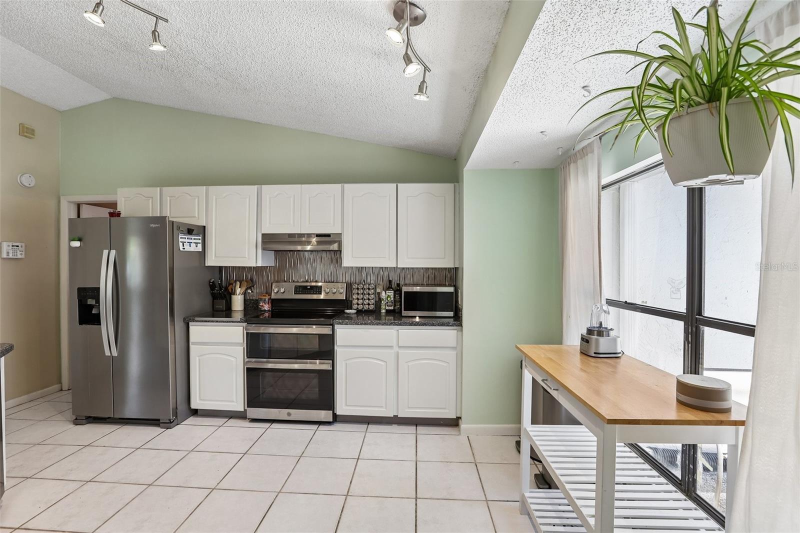 6805 Longpointe Way Property Photo 10