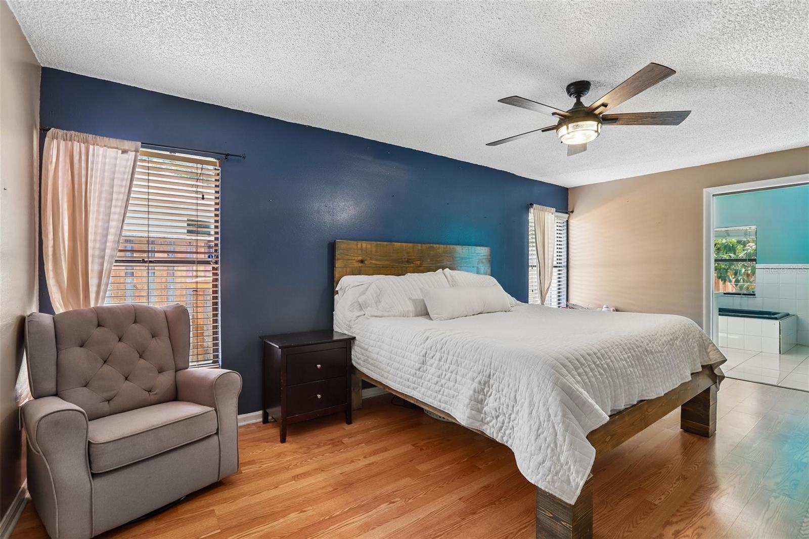 6805 Longpointe Way Property Photo 12