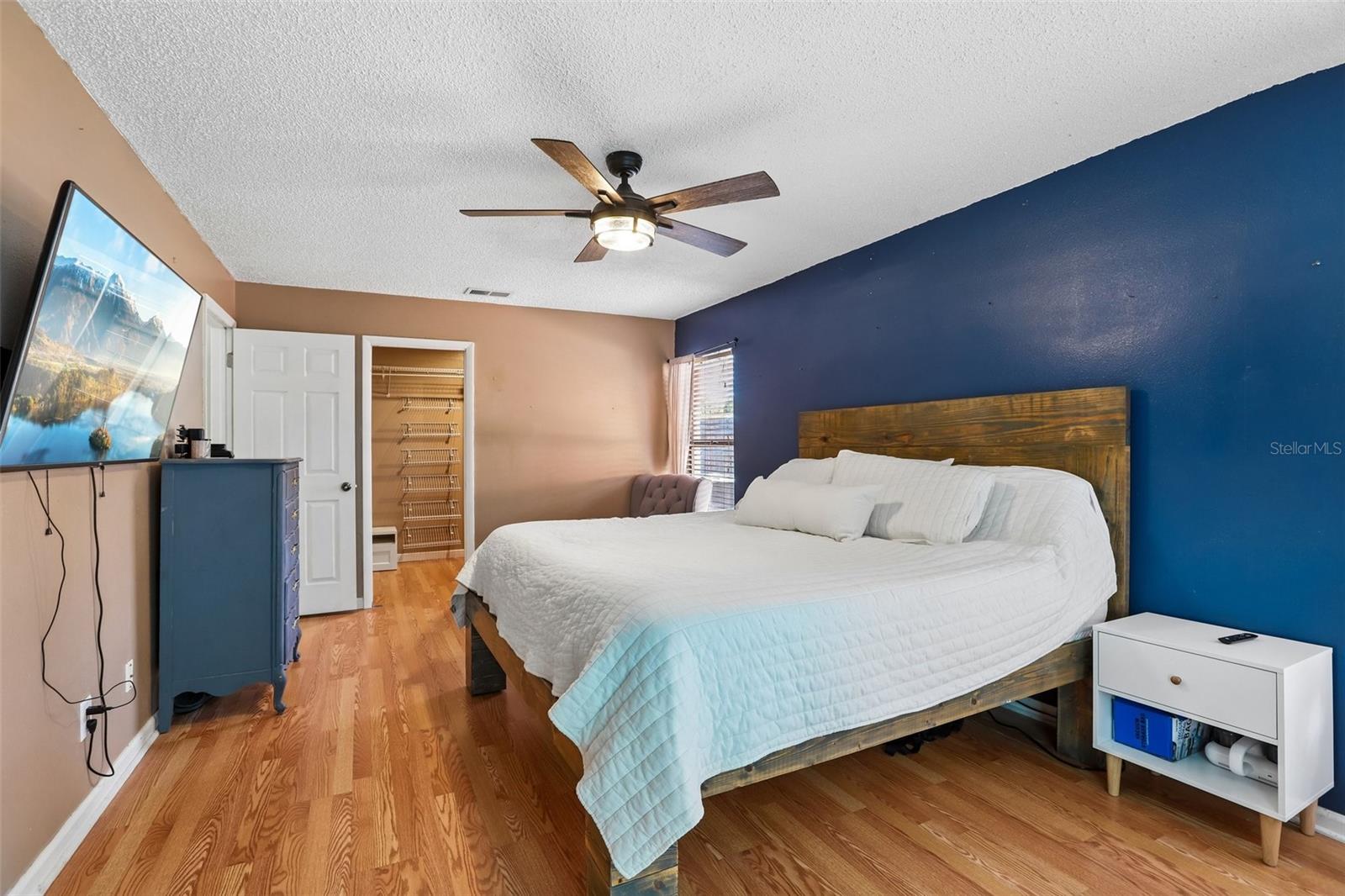 6805 Longpointe Way Property Photo 13