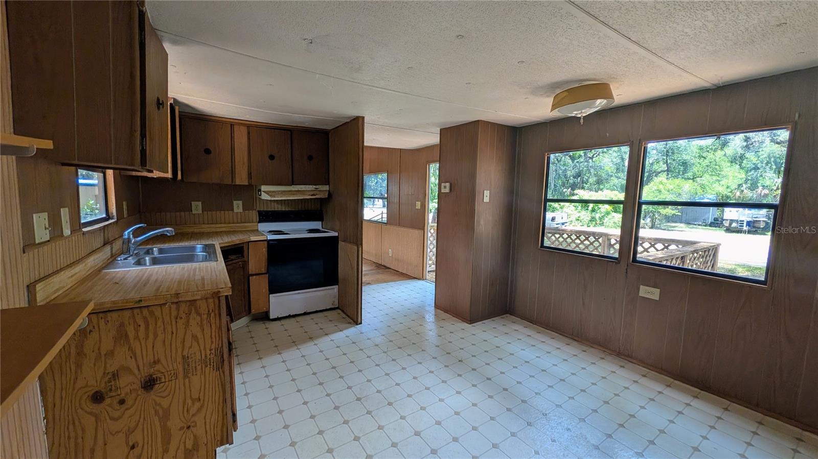 11310 W Yellow Oak Ln Property Photo 5