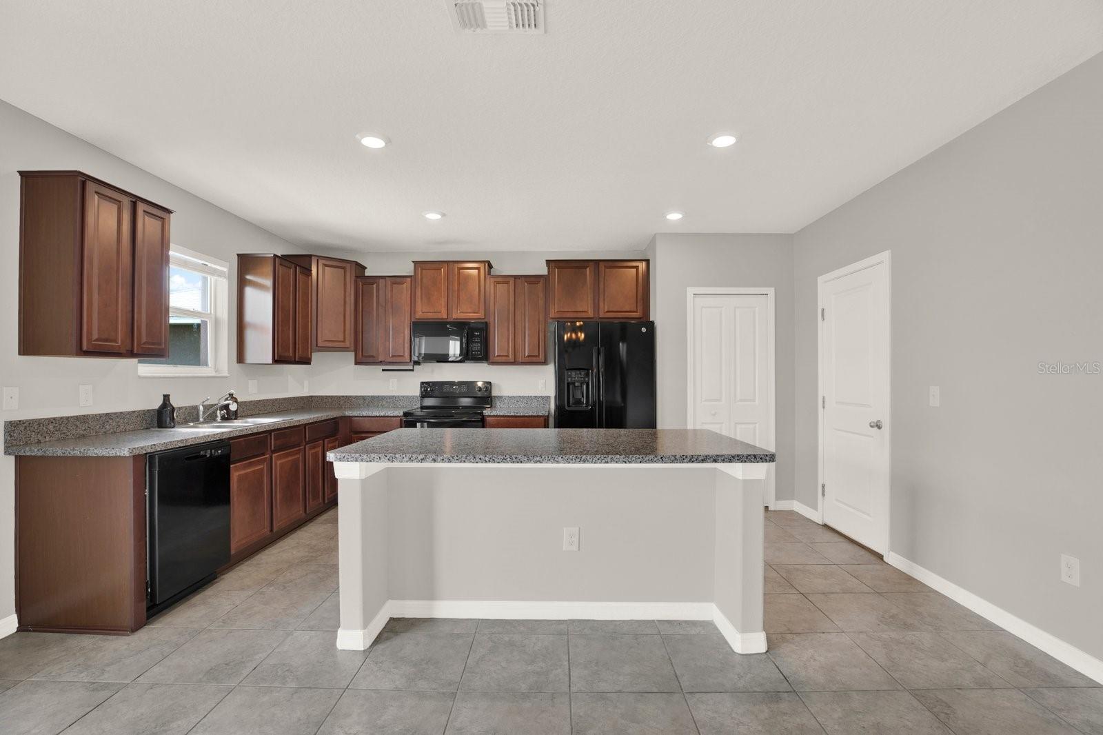 10109 Crested Fringe Dr Property Photo 18