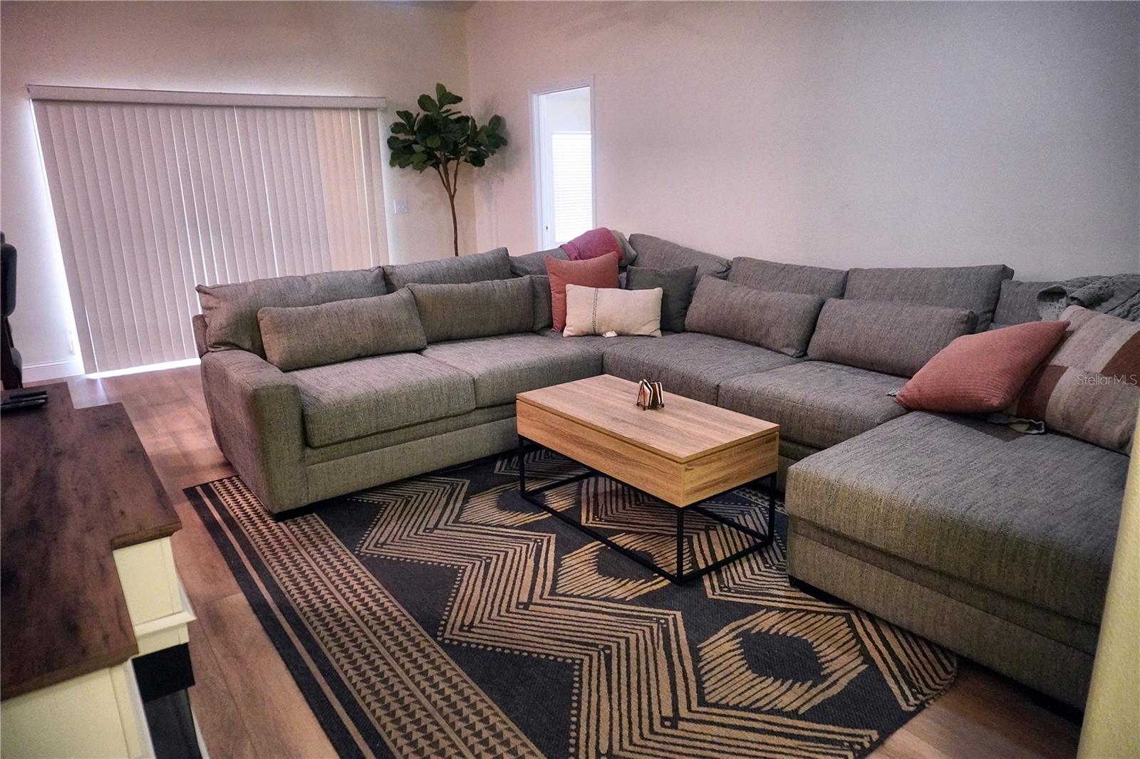 10118 Penwood Way Property Photo 7