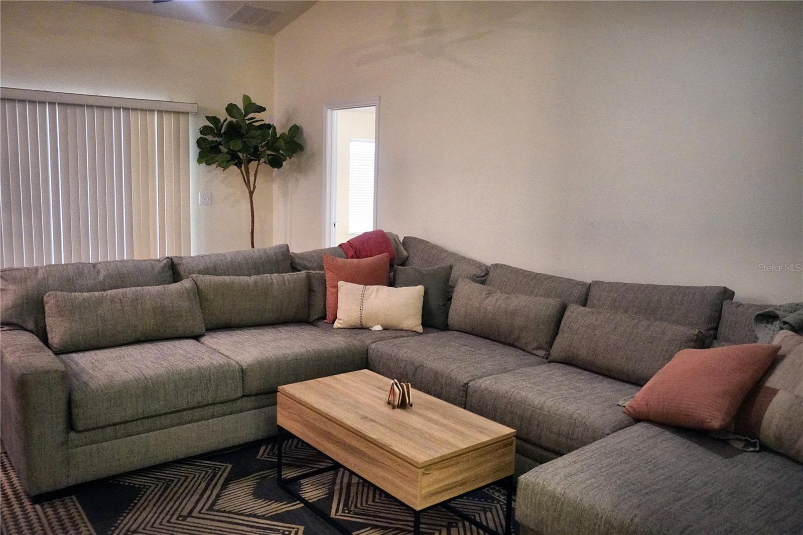 10118 Penwood Way Property Photo 8