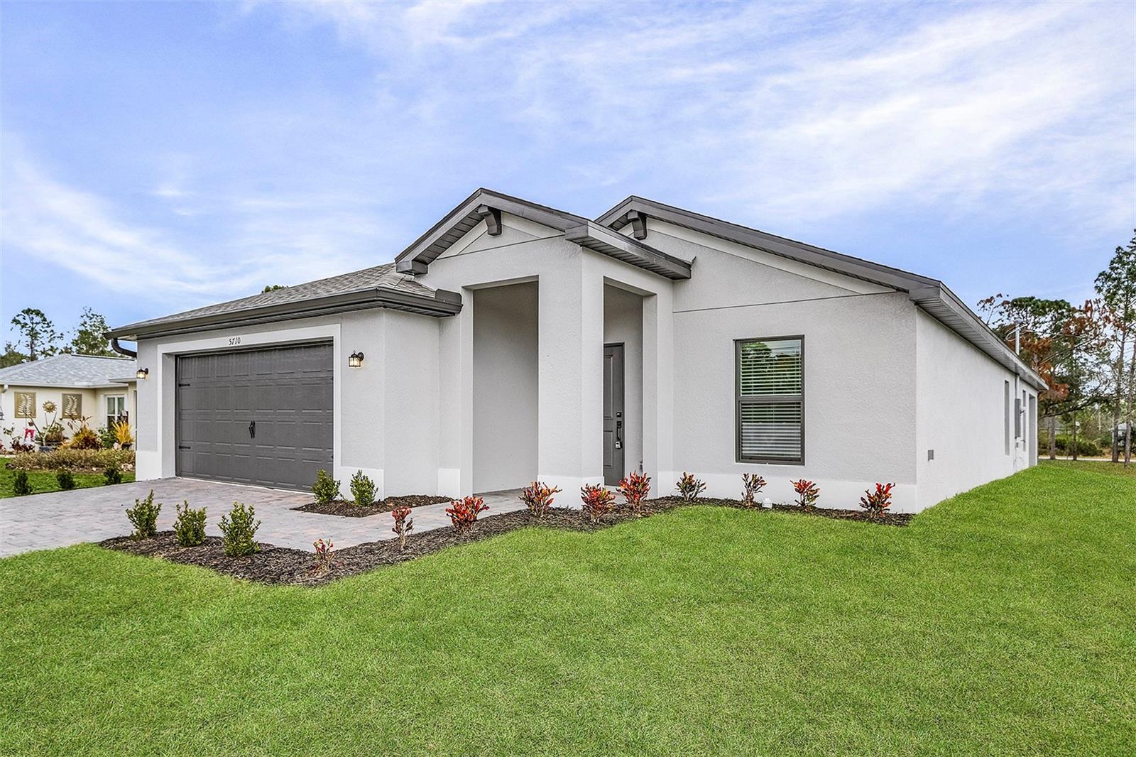 TB8521274 Property Photo 2