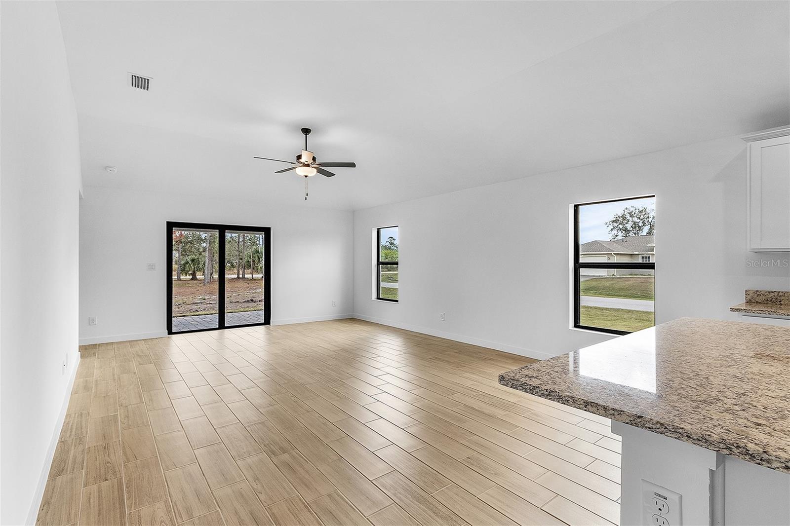 TB8521274 Property Photo 9