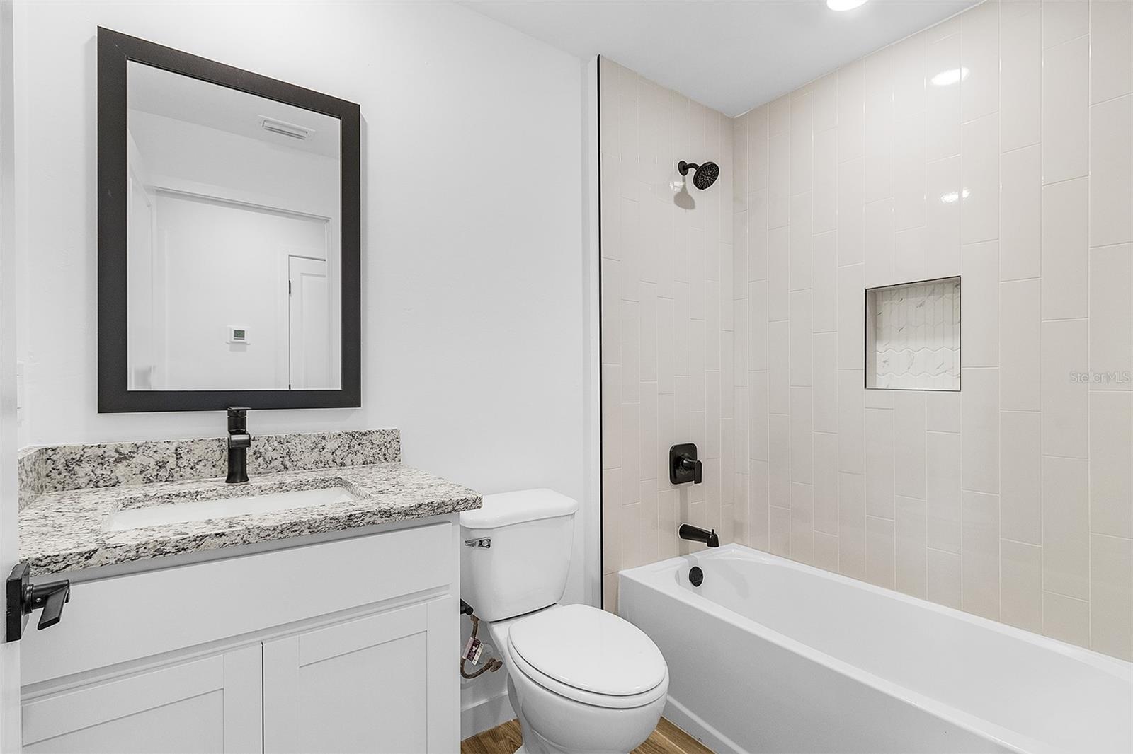 TB8521274 Property Photo 16