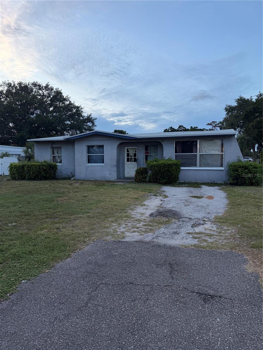 1501 STEVENSONS DR Property Photo 1
