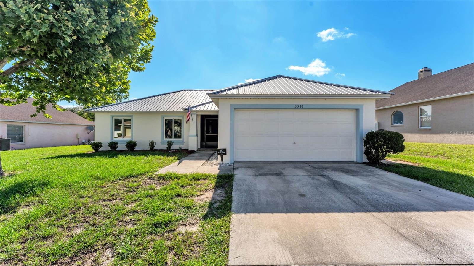 5576 Moon Valley Dr Property Photo 1