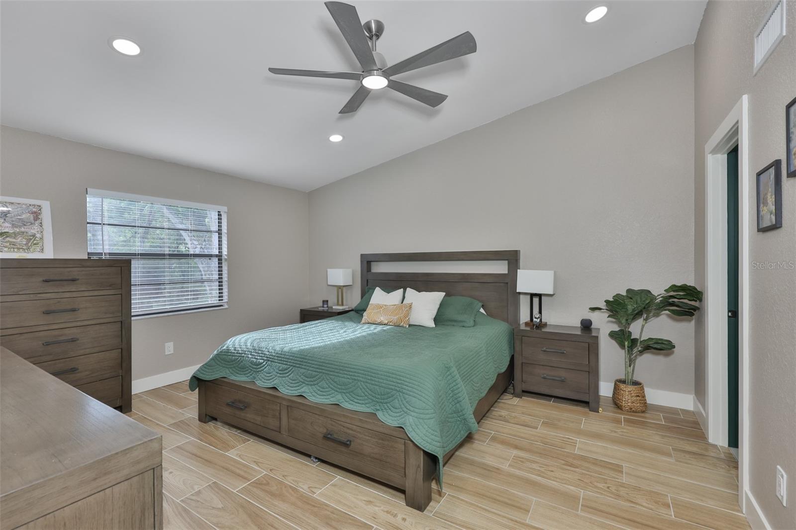 11800 Park Blvd #308 Property Photo 14