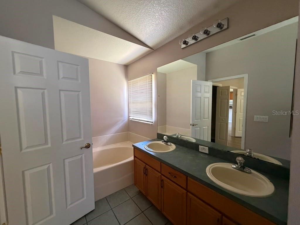 18014 Arbor Crest Dr Property Photo 24