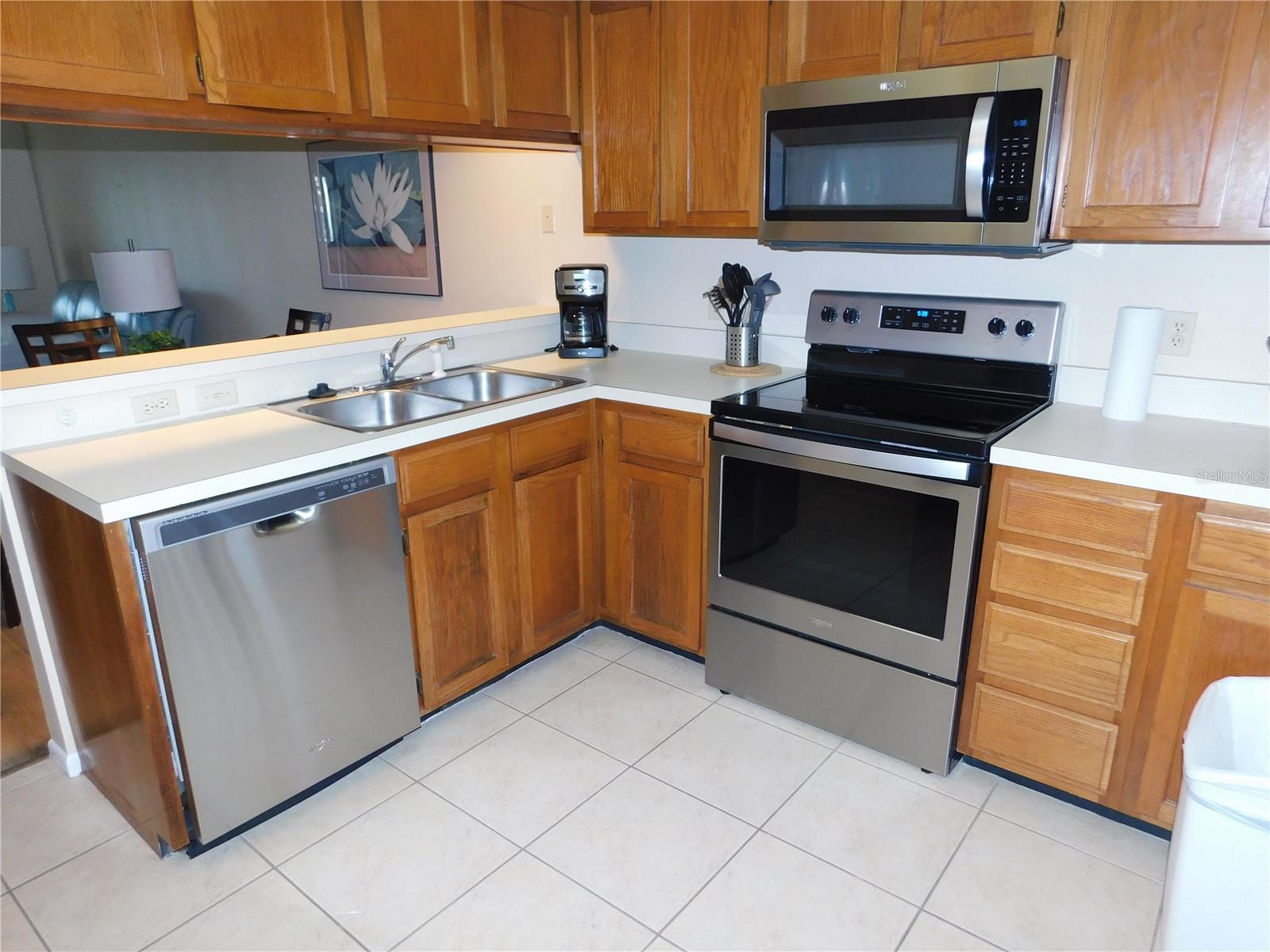 250 Woodlake Wynde #250 Property Photo 6