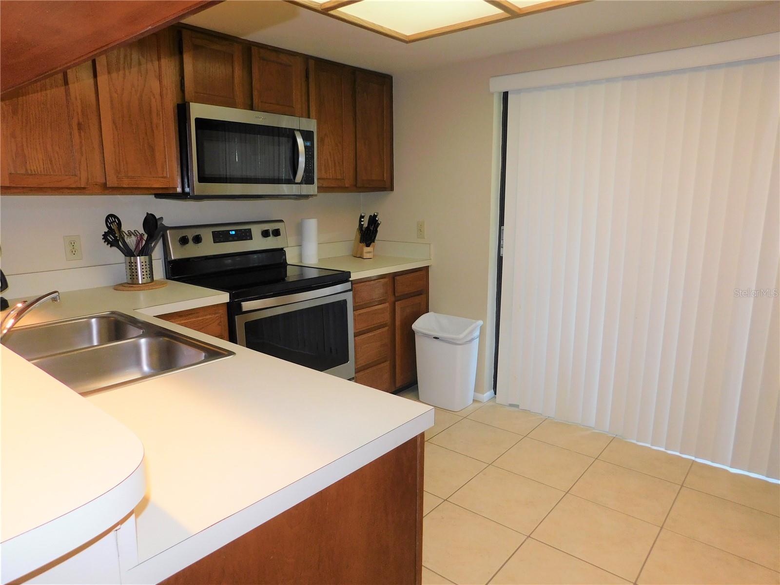 250 Woodlake Wynde #250 Property Photo 7