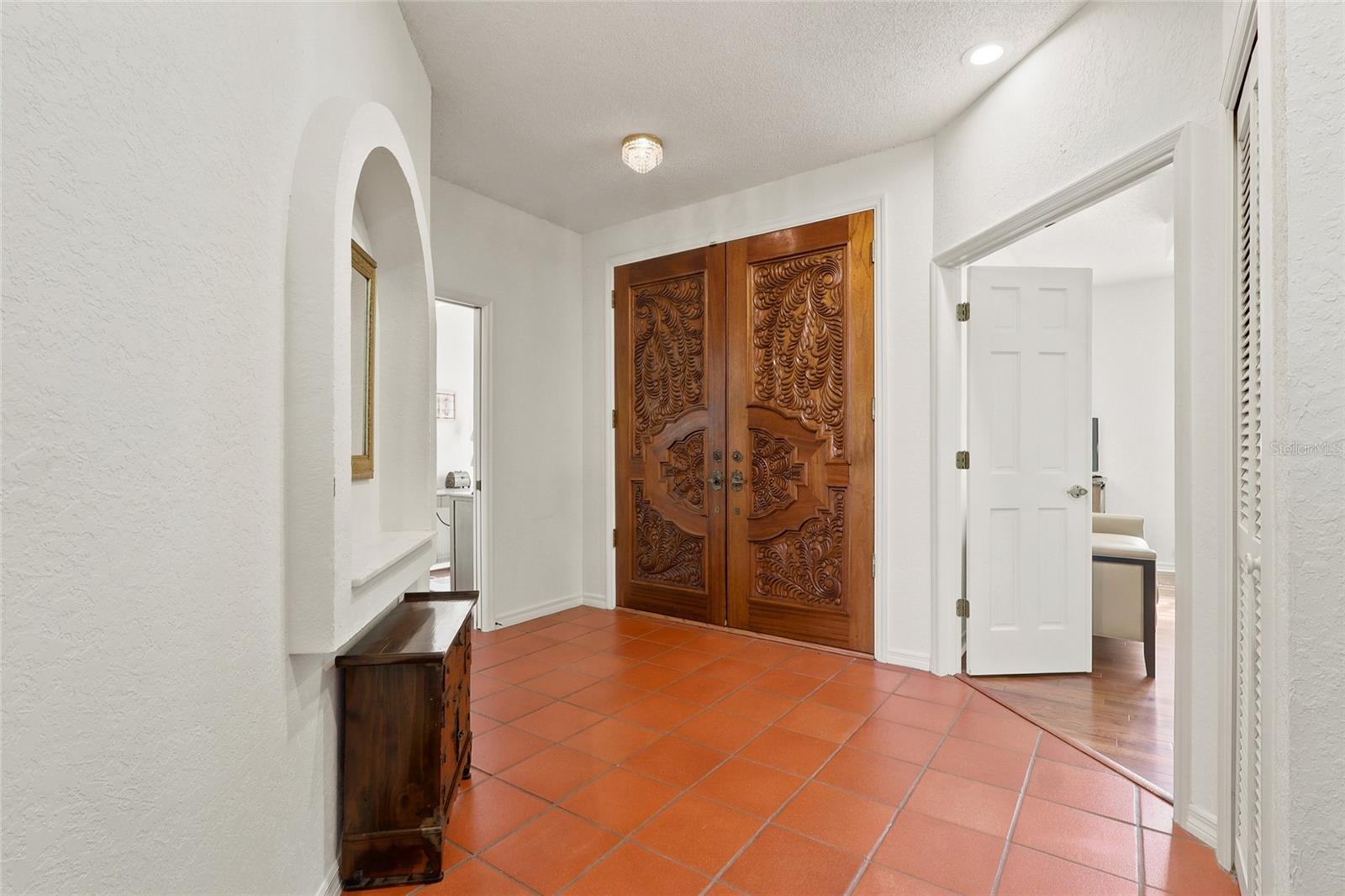 5359 Saddlebrook Way Property Photo 6