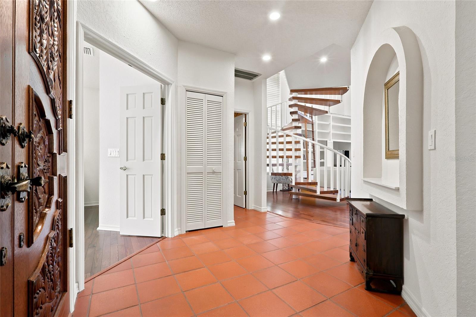 5359 Saddlebrook Way Property Photo 7