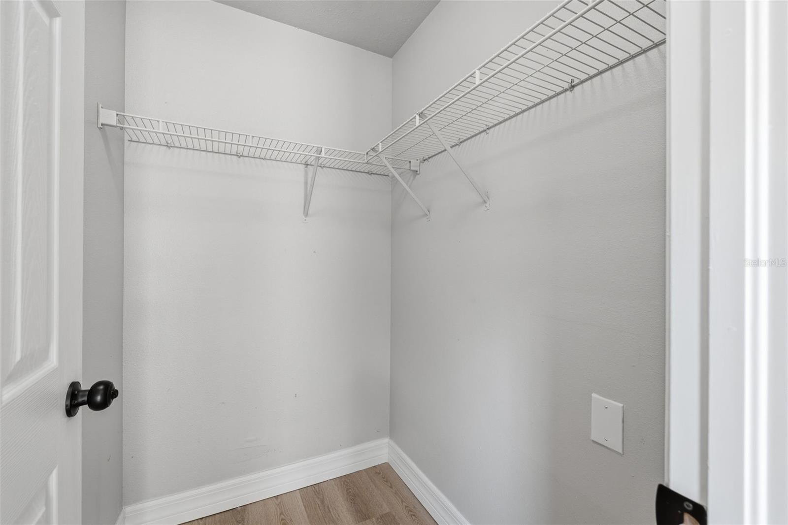 319 E Hanlon St Property Photo 14