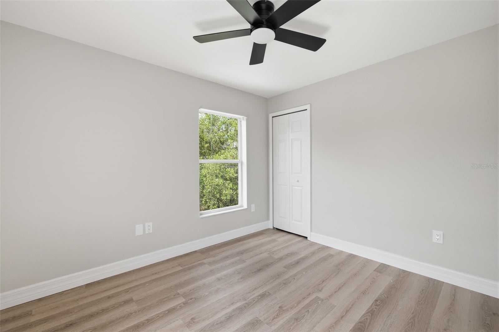 319 E Hanlon St Property Photo 19