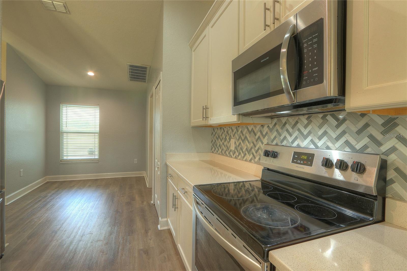 110 Plum Ave Property Photo 6