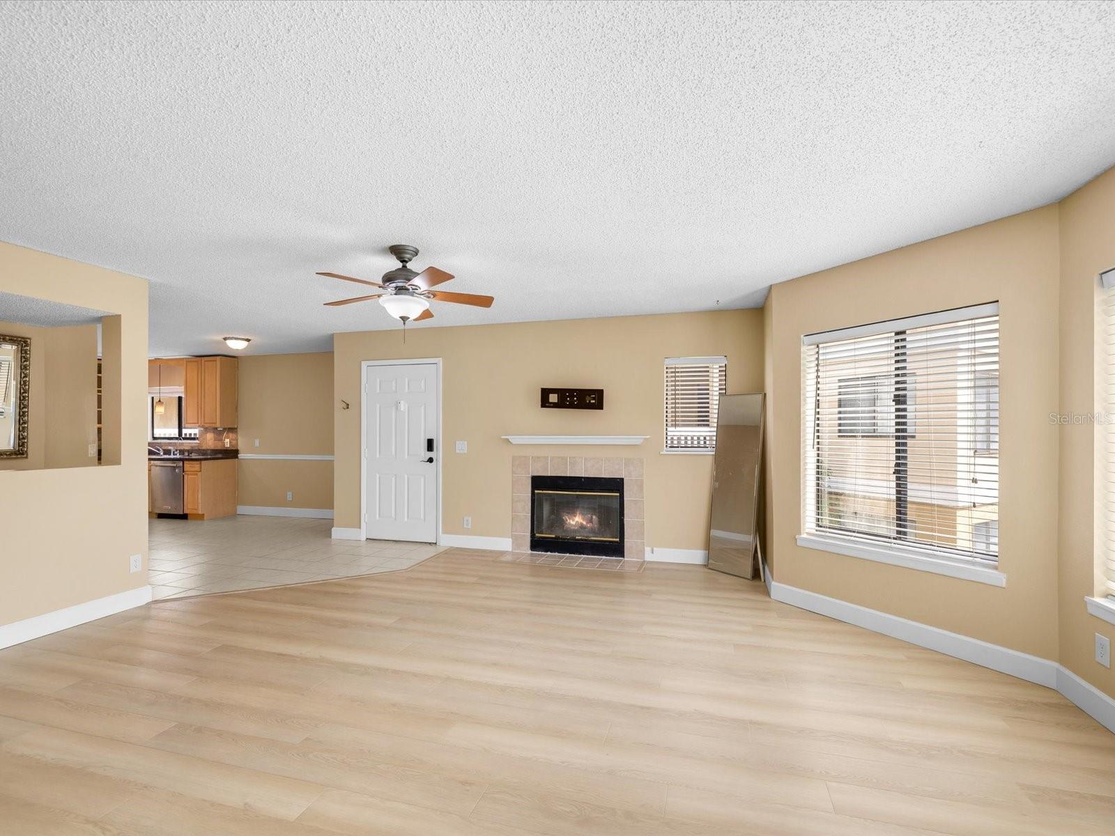 1550 S Belcher Rd #421 Property Photo 2