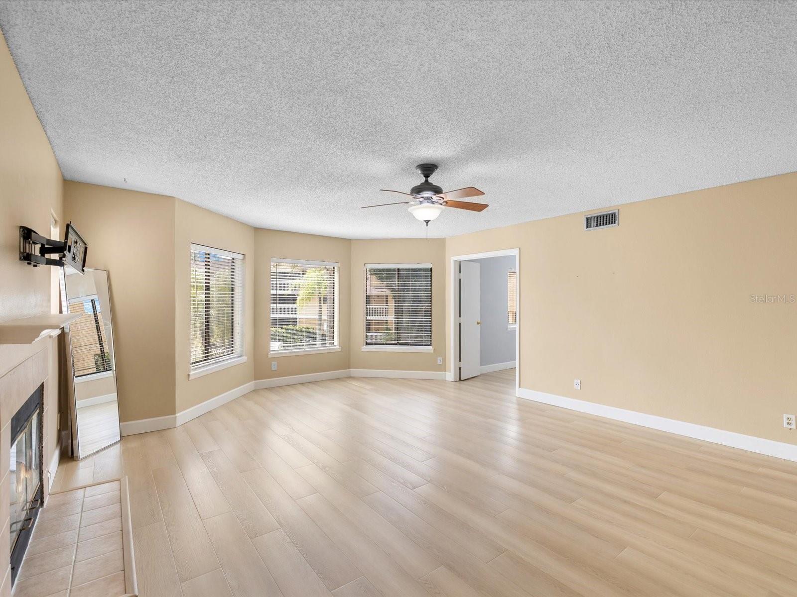 1550 S Belcher Rd #421 Property Photo 9