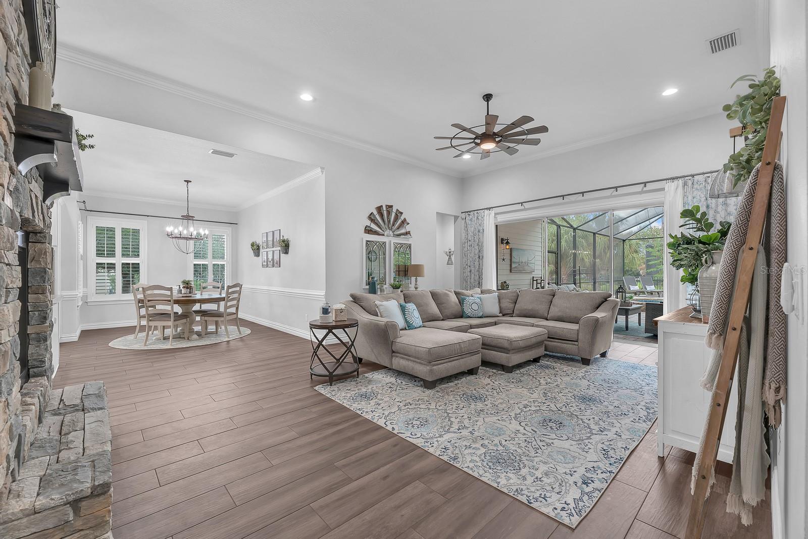 5202 Alafia Falls Dr Property Photo 8