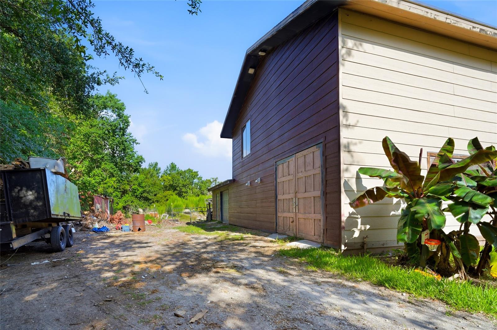 2347 Brookside Dr Property Photo 3