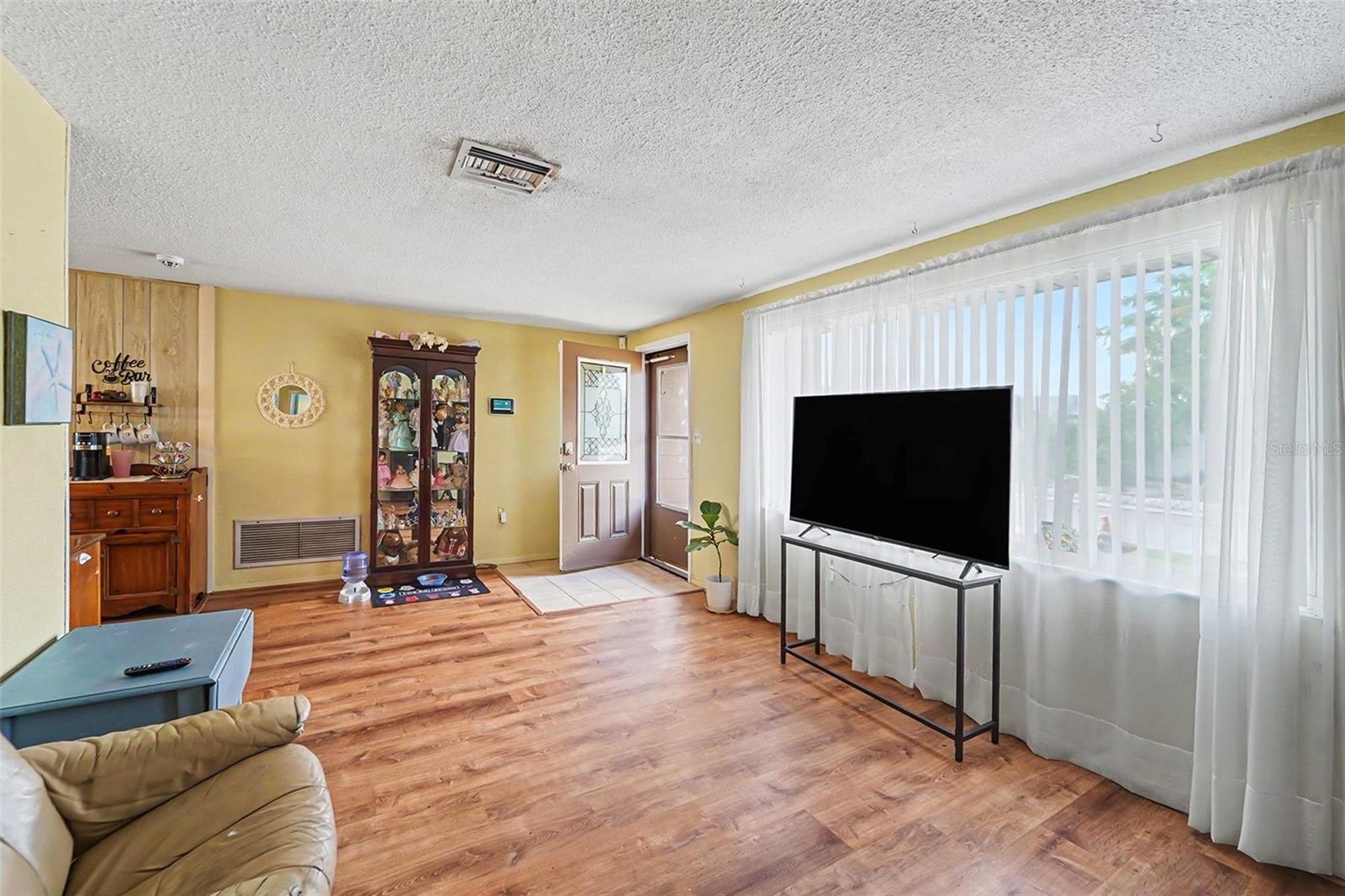 7015 Moravian Dr Property Photo 4