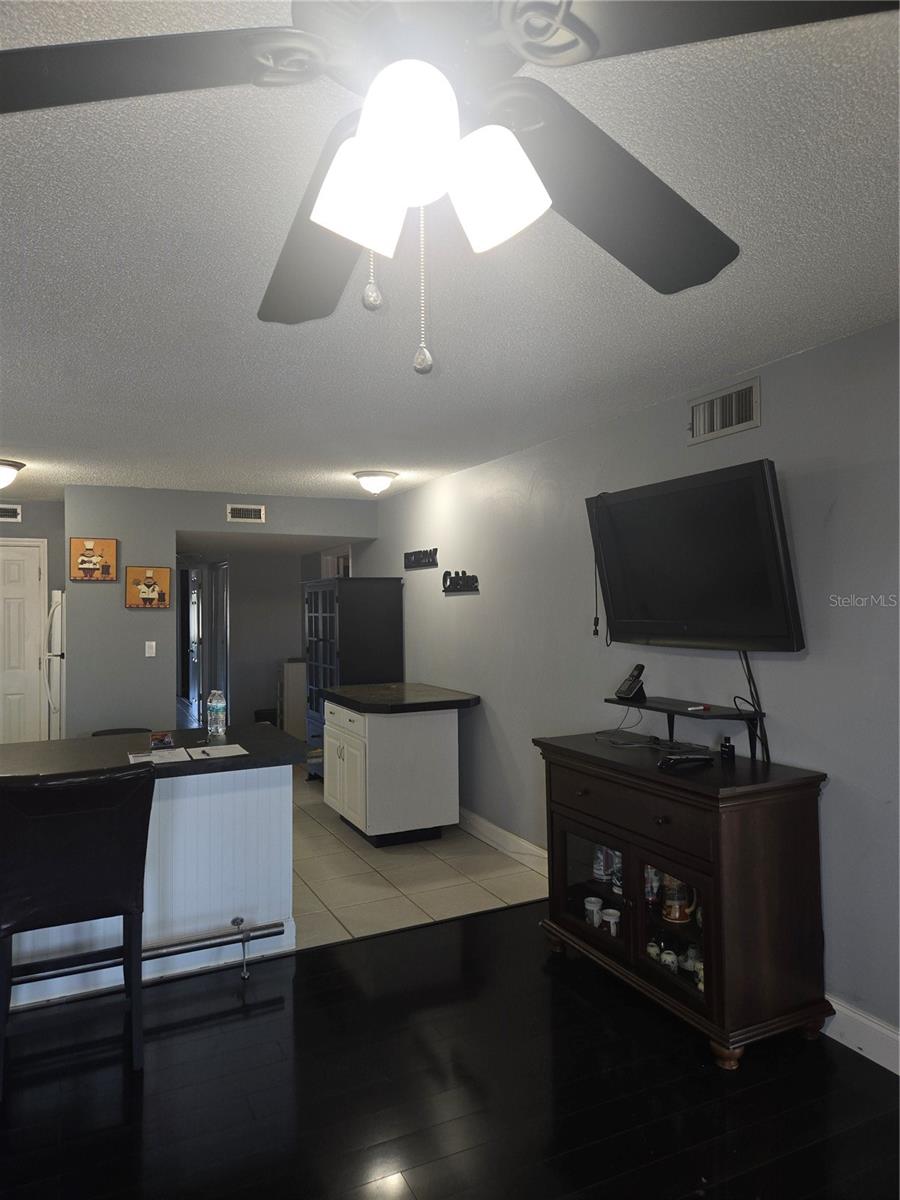 6400 46th Ave N #305 Property Photo 4