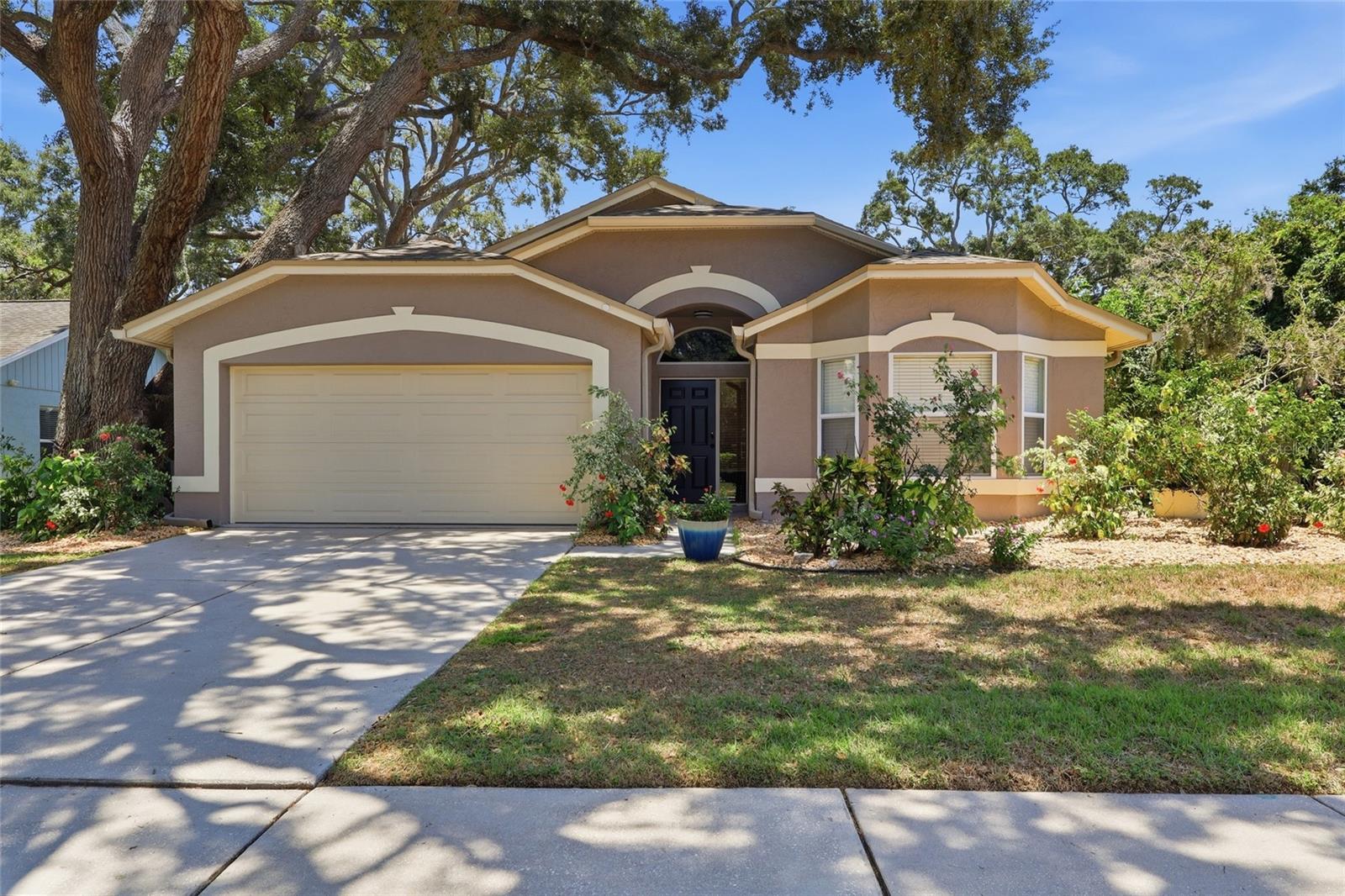 5724 ERHARDT DR Property Photo 1
