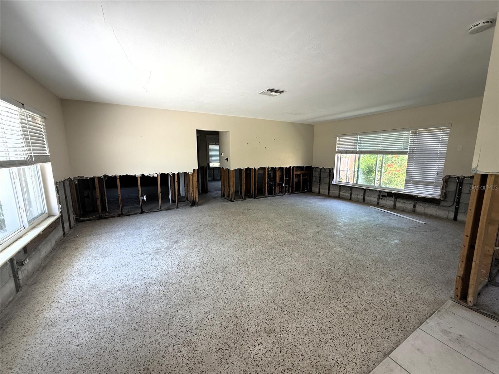 102 158th Ave Property Photo 6