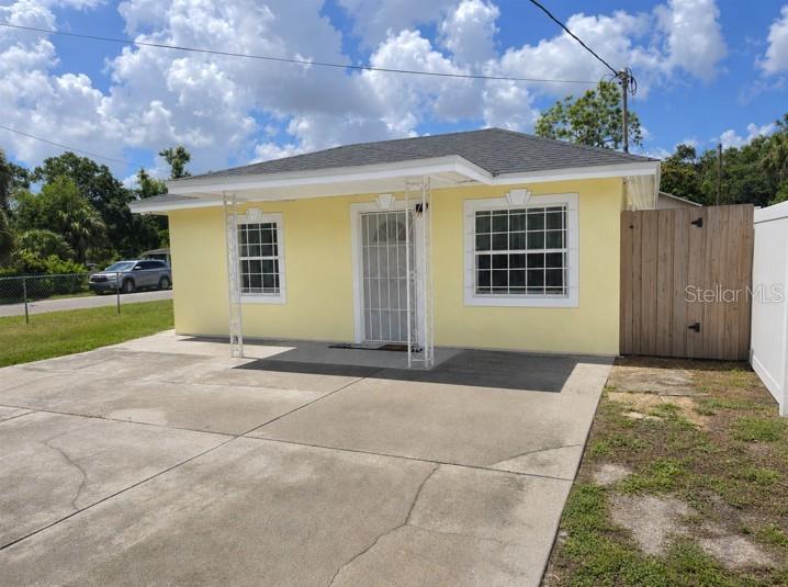 1807 E Waters Ave Property Photo 9