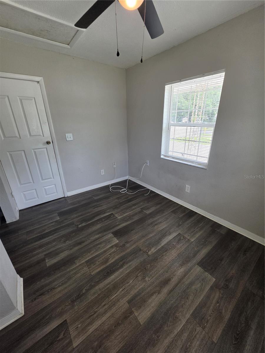 1807 E Waters Ave Property Photo 16