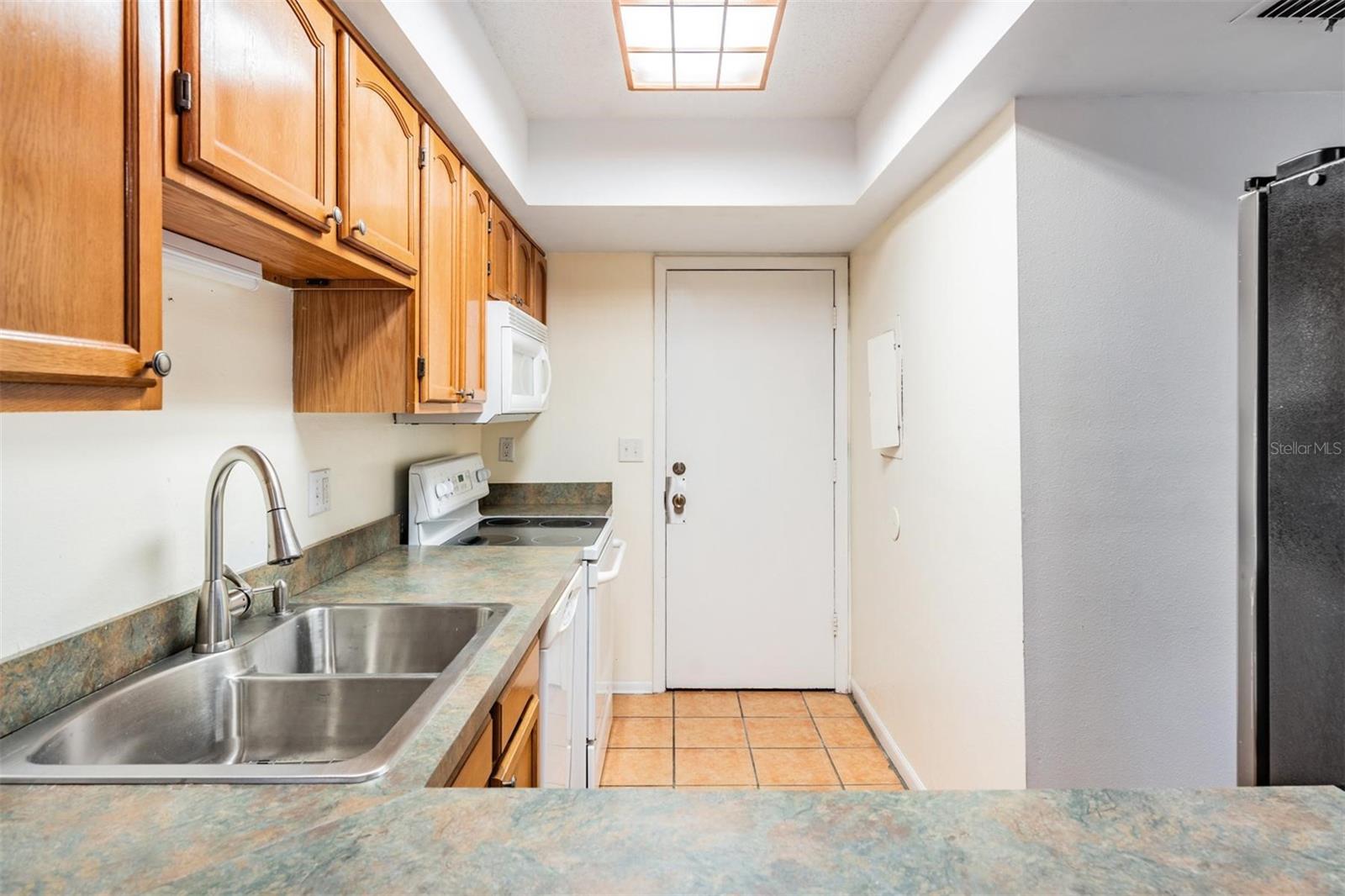 2936 Lichen Ln #b Property Photo 7