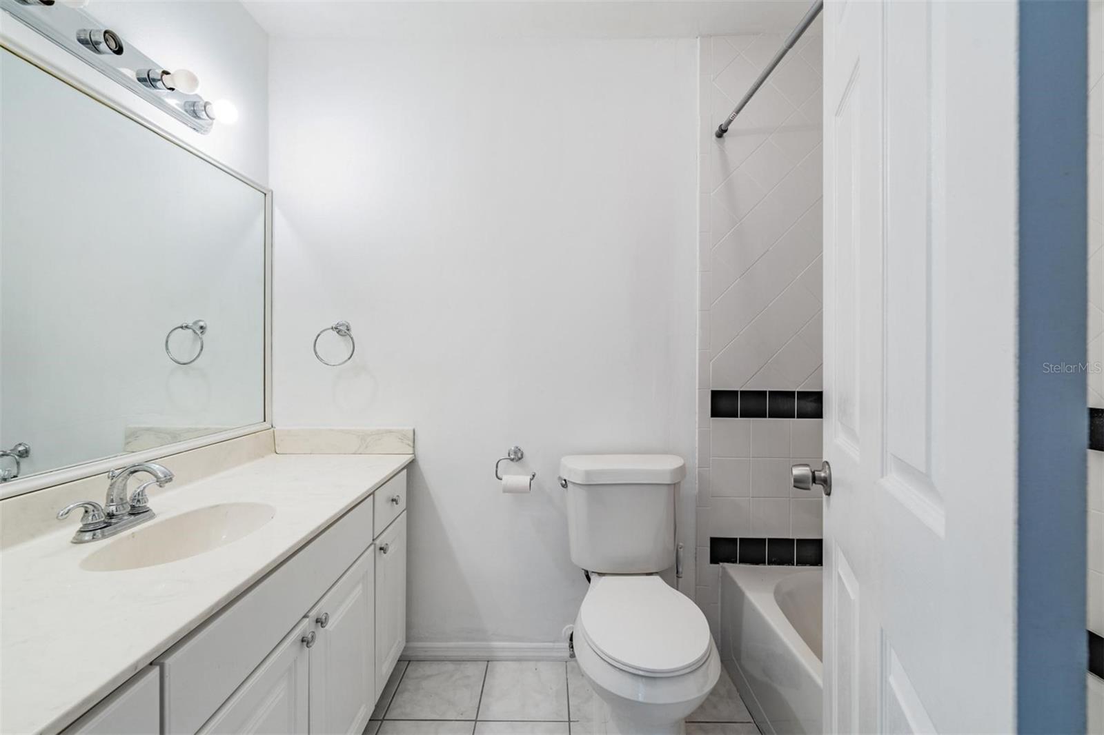 2936 Lichen Ln #b Property Photo 12
