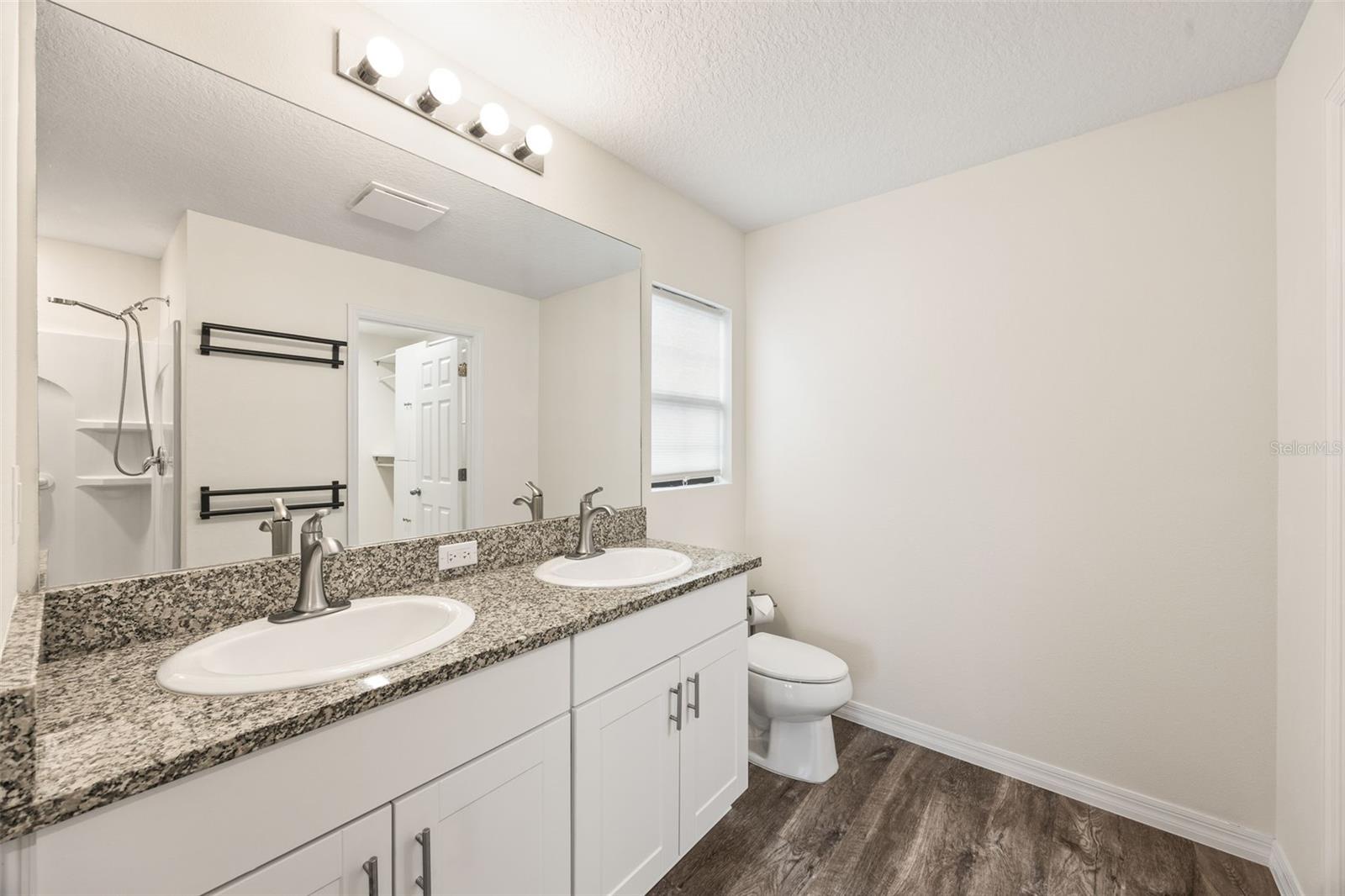 12401 Streambed Dr Property Photo 16
