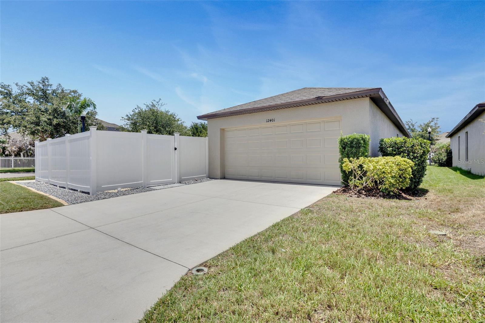 12401 Streambed Dr Property Photo 33