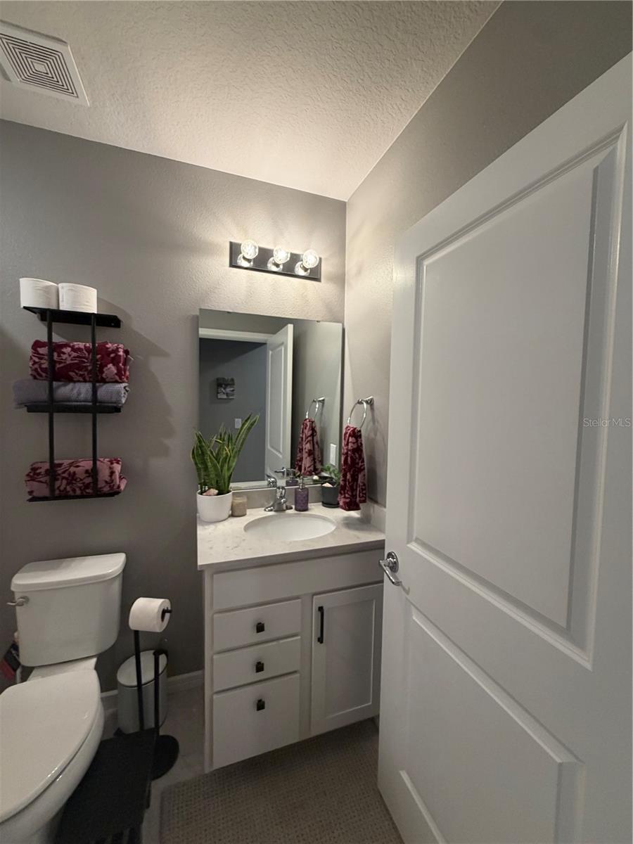 9126 Royal River Cir Property Photo 15